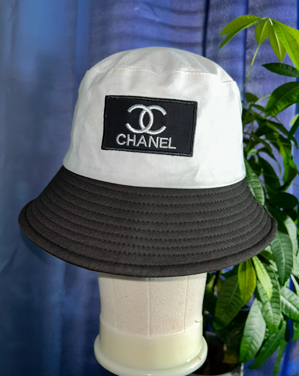 White Black Bucket