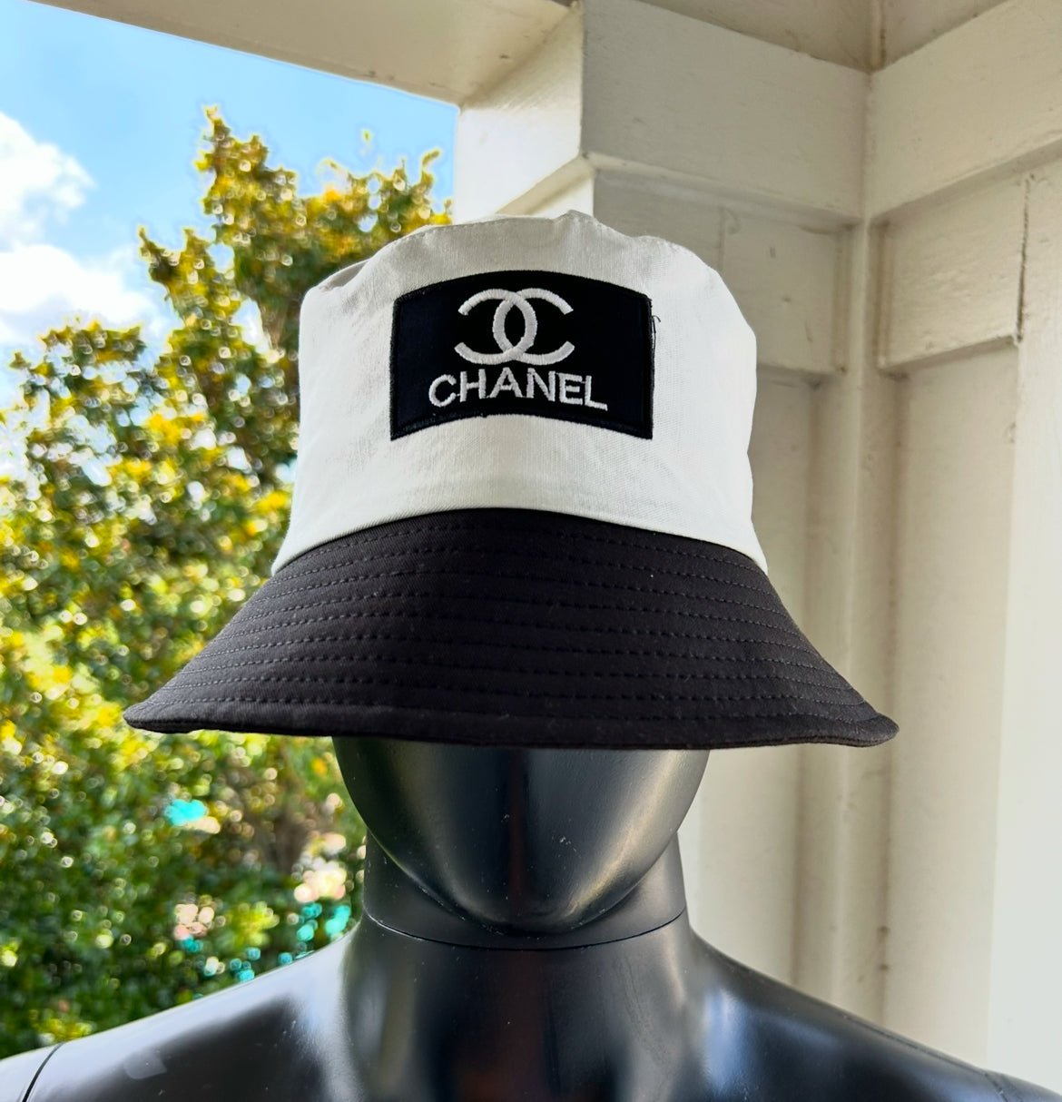 White Black Bucket